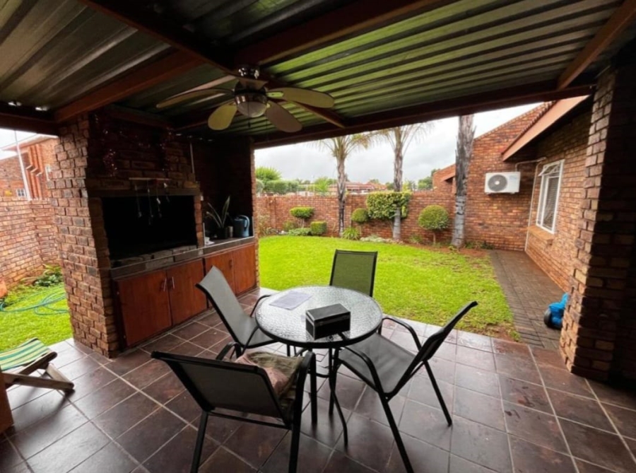 3 Bedroom Property for Sale in Riviera Northern Cape